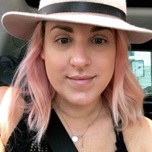 Meet your Posher, Casey